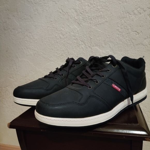 NWOT Levis Mens shoes Lace Up Low Tops size 13 - Picture 1 of 10